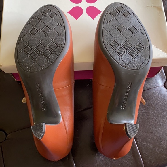 *LIGHTLY USED* Naturalizer “Mary Jane” Pump Sz 8.5 - Picture 4 of 9